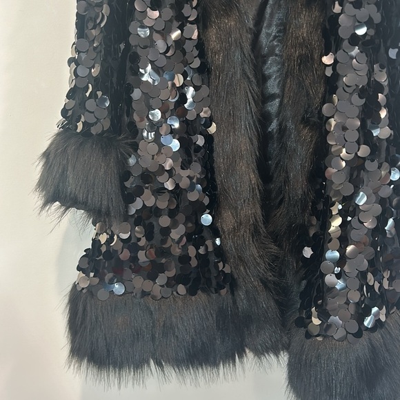 DOLLS KILL CLUB EXX STROBELIGHT HOODED DUSTER BLACK OVERSIZED SEQUIN FUR MEDIUM - Picture 2 of 9